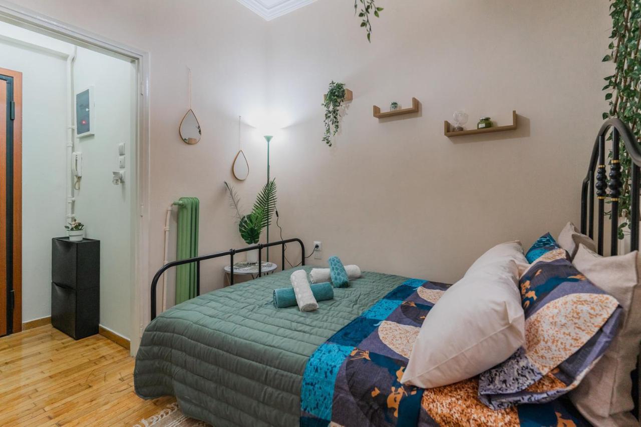 Green Boho Apartment Афины Экстерьер фото