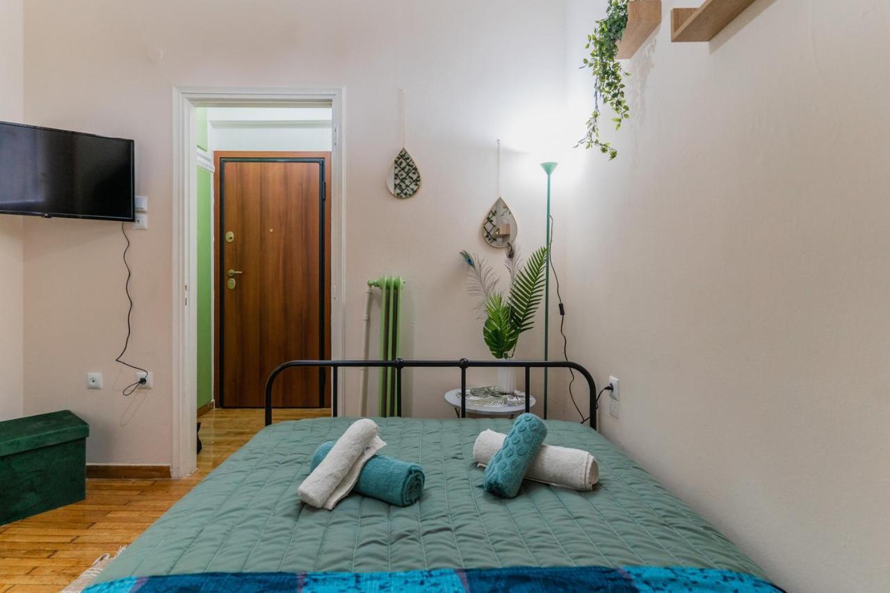 Green Boho Apartment Афины Экстерьер фото